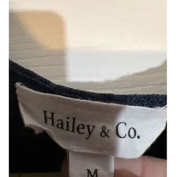 Hailey & Co. Embroidered Top Blouse‎ Size Medium Boho Cap Sleeve - Picture 4 of 6